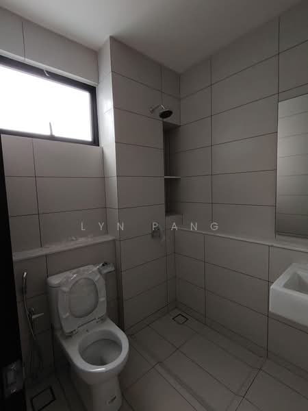 3-storey Terraced House for Sale in Masai (Johor) - Lyn Pang - Bathroom - PropertyGuru.com.my