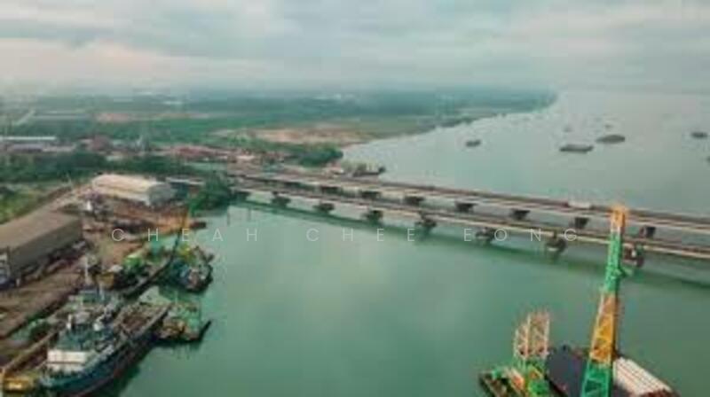 Bridge connecting Mainland