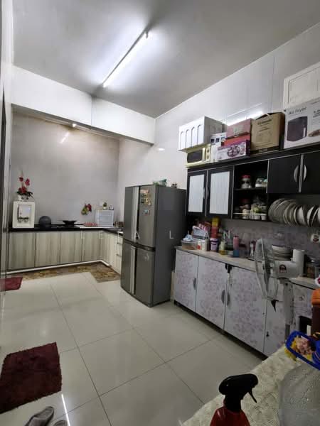 Semi-Detached House for Sale in Bandar Saujana Putra (Tanjong Duabelas) - Leia Lian - Kitchen - PropertyGuru.com.my