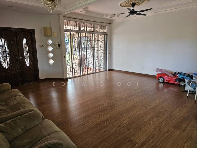 2-storey Terraced House for Sale in Ukay Bistari (Ulu Kelang) - Edward Ooi - Living Room - PropertyGuru.com.my