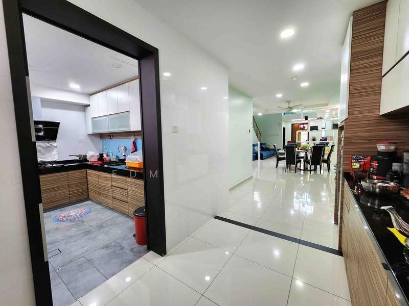 Rumah Teres 3-Tingkat untuk Dijual di Taman Tasik Damai (Sungai Besi) - Edmund Lee - Kitchen - PropertyGuru.com.my