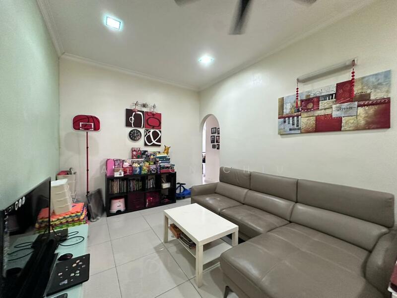 1-storey Terraced House for Sale in Taman Selayang Jaya (Selayang) - Alison Chiu - Living Room - PropertyGuru.com.my