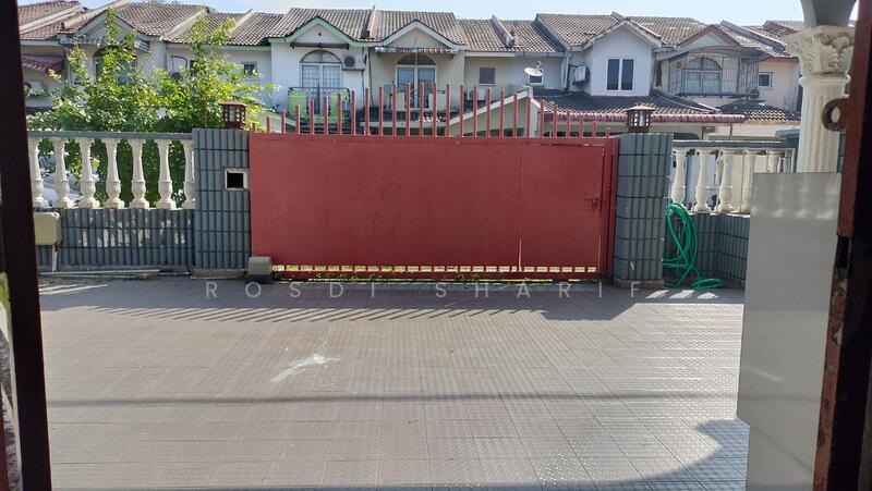 2-storey Terraced House for Sale in Rawang (Selangor) - Rosdi Sharif - Exterior - PropertyGuru.com.my