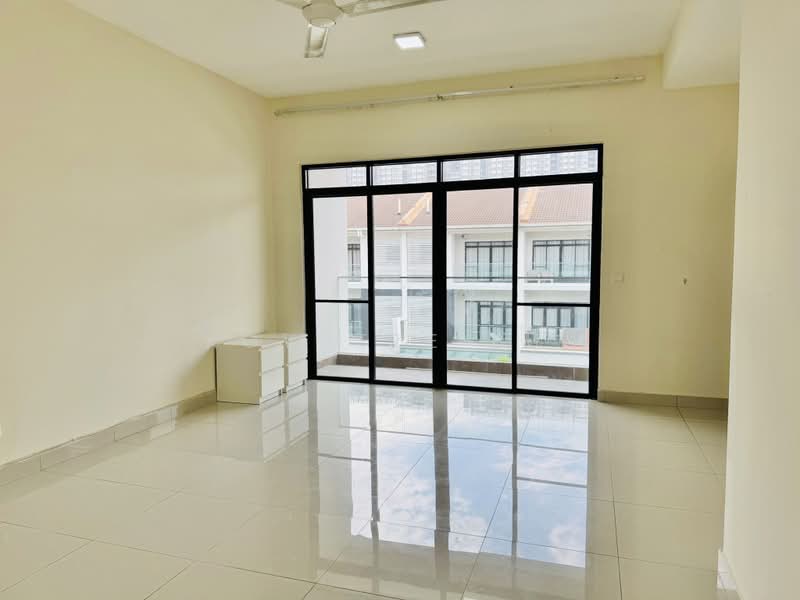 Rumah Teres 3 Tingkat untuk Dijual di Bangi (Selangor) - Kow Tze Fui - Living Room - PropertyGuru.com.my