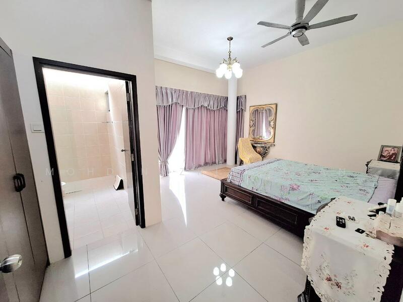 Rumah Banglo untuk Dijual di Bandar Seri Putra (Bangi) - Mohd Nazri Roslan - Bedroom - PropertyGuru.com.my