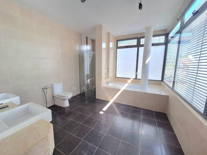 Rumah Banglo untuk Dijual di Bandar Seri Putra (Bangi) - Mohd Nazri Roslan - Bathroom - PropertyGuru.com.my