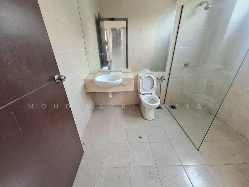 Rumah Banglo untuk Dijual di Bandar Seri Putra (Bangi) - Mohd Nazri Roslan - Bathroom - PropertyGuru.com.my