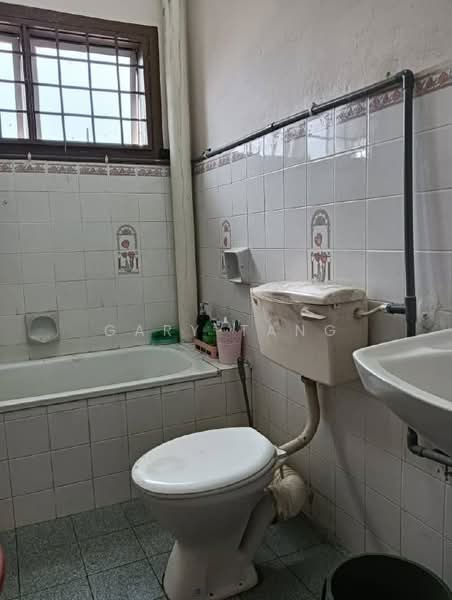 Rumah Teres 2 Tingkat untuk Dijual di Taman Cempaka (Ipoh) - Gary Tang - Bathroom - PropertyGuru.com.my