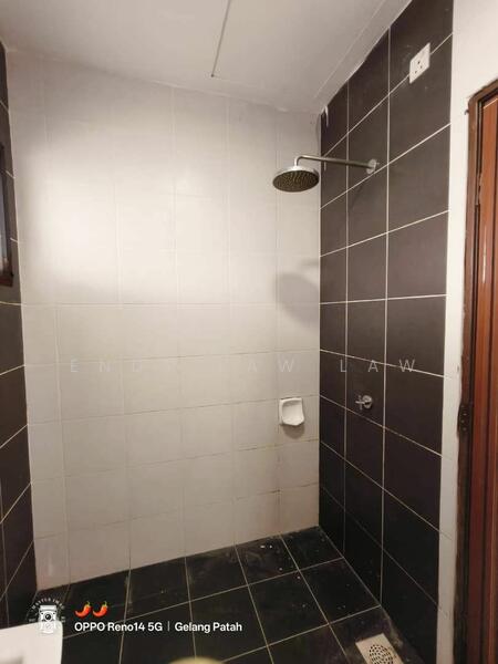 2-storey Terraced House for Sale in Nusantara Prima (Gelang Patah) - Endy Law Law - Bathroom - PropertyGuru.com.my