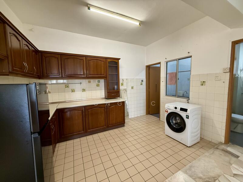 For Rent - Awana Puri