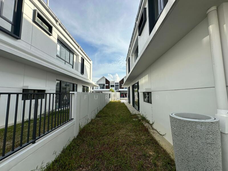 Rumah Berkembar untuk Dijual di Elmina (Shah Alam) - Zaffur Nazri - Exterior - PropertyGuru.com.my