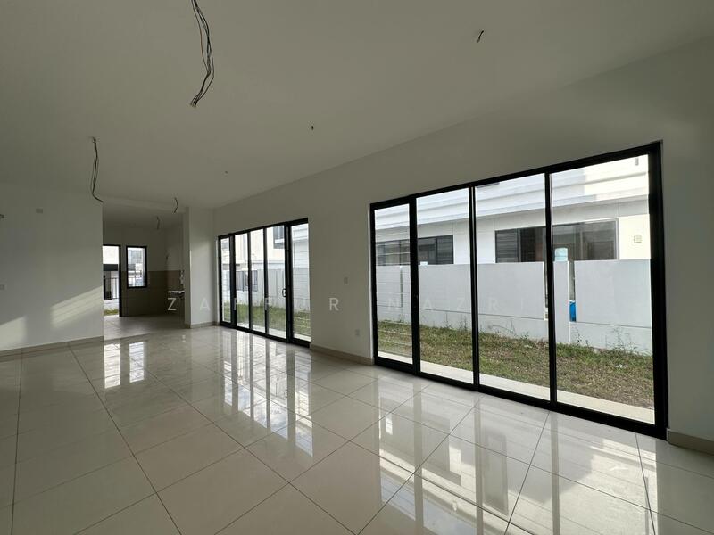 Rumah Berkembar untuk Dijual di Elmina (Shah Alam) - Zaffur Nazri - Living Room - PropertyGuru.com.my