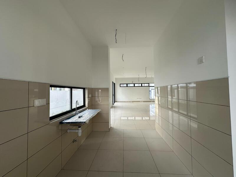 Rumah Berkembar untuk Dijual di Elmina (Shah Alam) - Zaffur Nazri - Kitchen - PropertyGuru.com.my