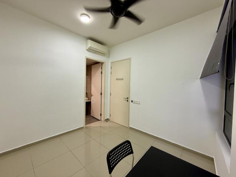 Bedroom 02 - Angle 04