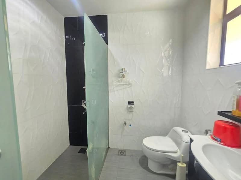 Bungalow for Sale in Taman Bukit Rinting (Masai) - Fu Guan - Bathroom - PropertyGuru.com.my