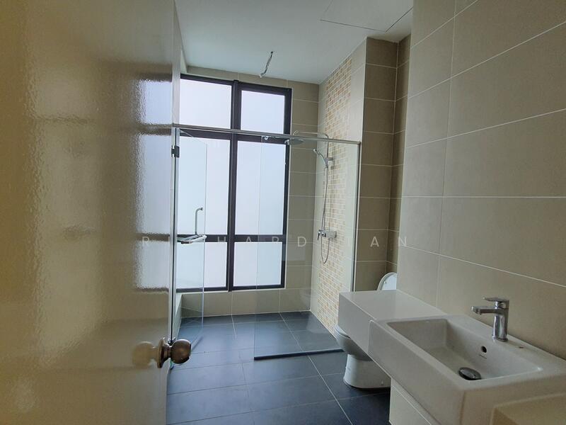 En Suite Master Bathroom