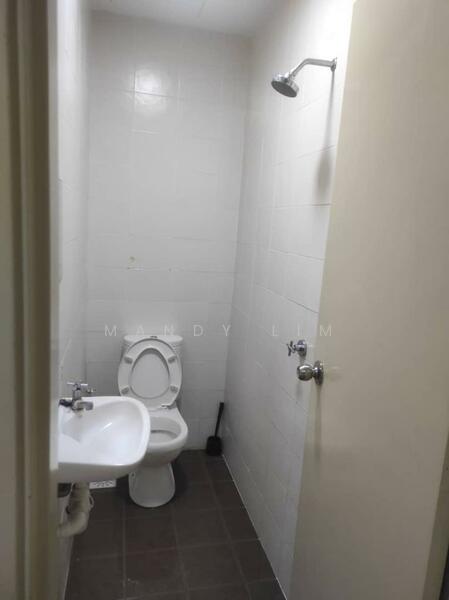 Serin Residency untuk Untuk Dijual - RM 499,000, Feb 2026 - Bathroom - PropertyGuru.com.my