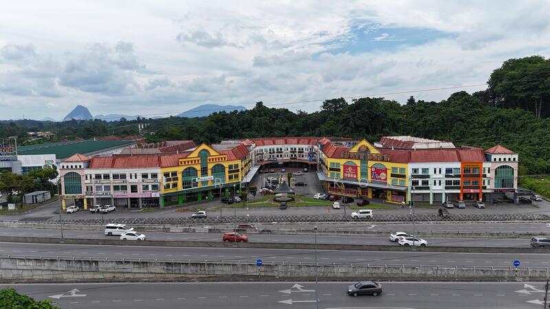 3 Storey Shop Corner @ M10 Commercial 10th Mile Jalan Penrissen untuk Untuk Dijual - RM 800,000, Feb 2026 - Exterior - PropertyGuru.com.my