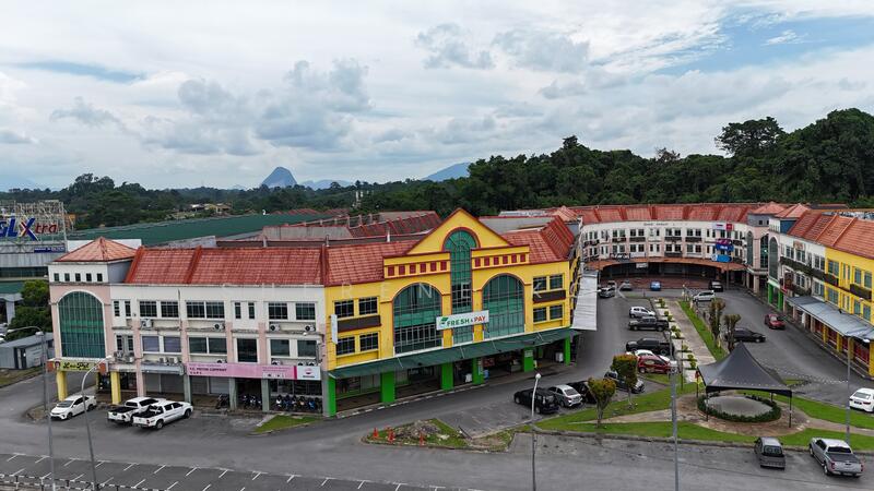 3 Storey Shop Intermediate @ M10 Commercial 10th Mile Facing Main Road untuk Untuk Dijual - RM 1,100,000, Feb 2026 - Exterior - PropertyGuru.com.my