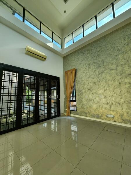 Bungalow for Sale in Kota Kemuning (Shah Alam) - Krystin Lim - Living Room - PropertyGuru.com.my