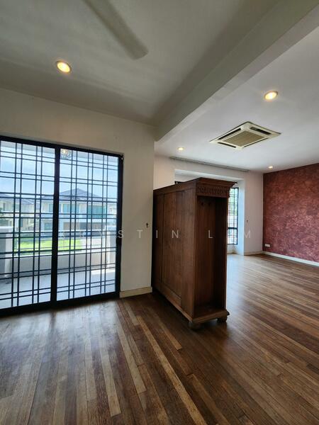 Bungalow for Sale in Kota Kemuning (Shah Alam) - Krystin Lim - Master Room - PropertyGuru.com.my