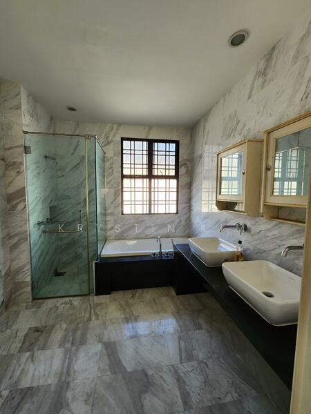 Bungalow for Sale in Kota Kemuning (Shah Alam) - Krystin Lim - Bathroom - PropertyGuru.com.my
