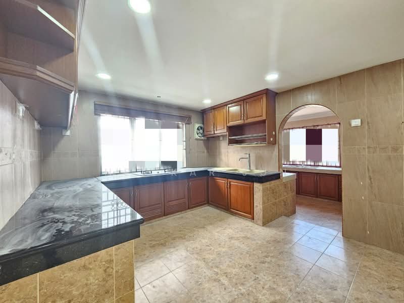 Taman Seri Taming untuk Untuk Disewa - RM 2,800 /bulan, Mac 2026 - Kitchen - PropertyGuru.com.my