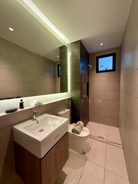 Condominium for Sale at Myra Cove - Lewis Yew - Bathroom - PropertyGuru.com.my