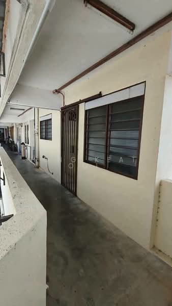 Apartment for Sale at Greenlane Heights Block 3 - Hong Keat Ooi - Corridor - PropertyGuru.com.my