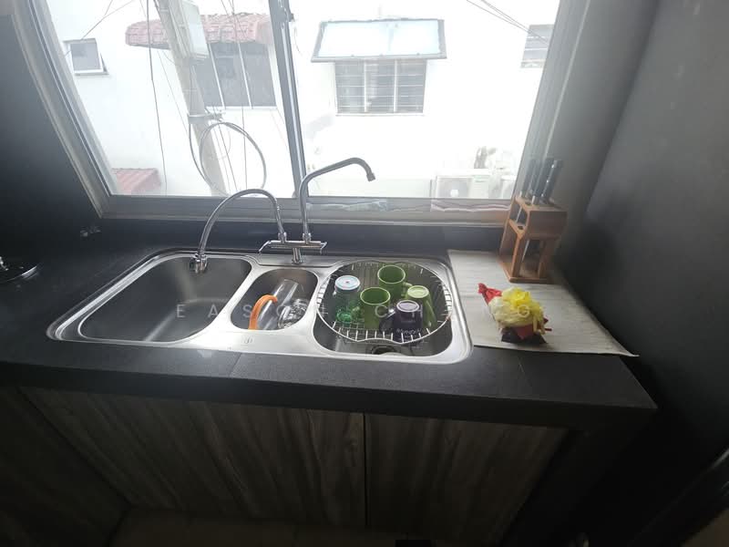 Townhouse for Sale in Puchong (Selangor) - Eason Chang - Kitchen - PropertyGuru.com.my