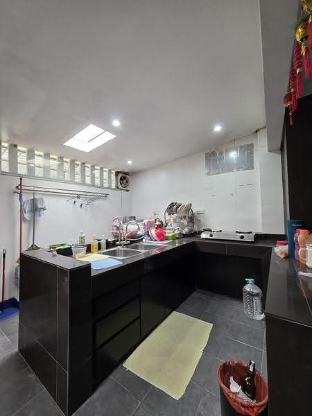 1-storey Terraced House for Sale in Sri Petaling (Kuala Lumpur) - Wing Lam - Kitchen - PropertyGuru.com.my