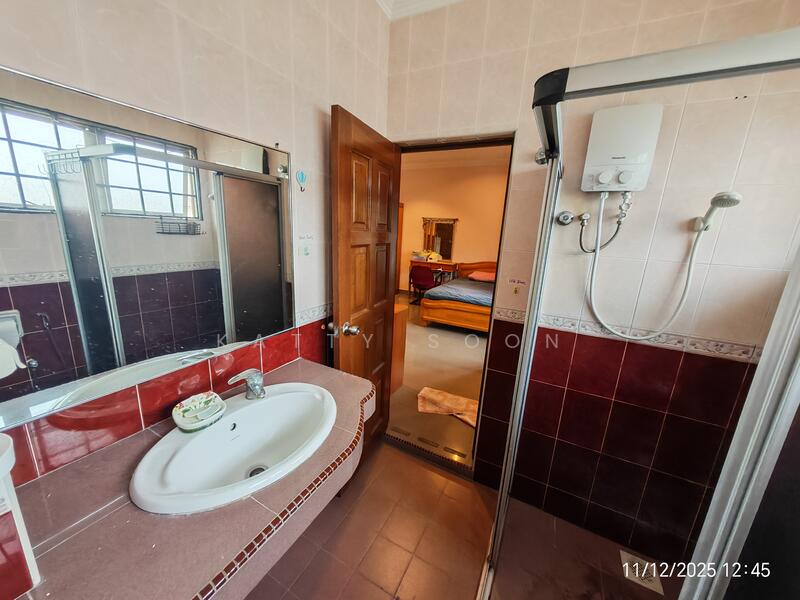 2-storey Terraced House for Sale in Kajang (Selangor) - Katty Soon - Bathroom - PropertyGuru.com.my