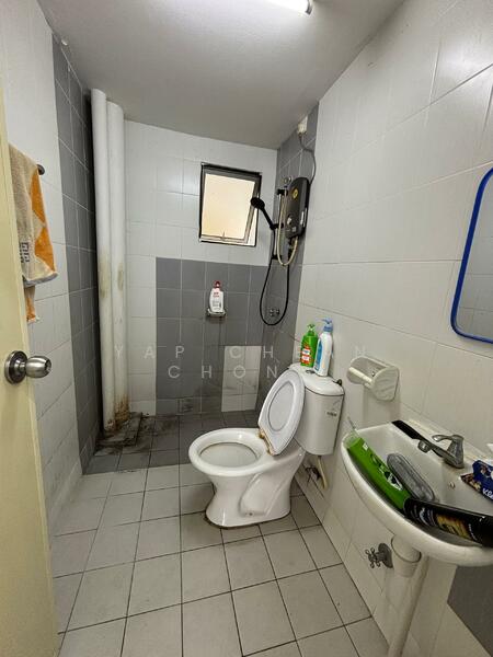 Seri Intan Apartment untuk Untuk Dijual - RM 300,000, Mac 2026 - Bathroom - PropertyGuru.com.my