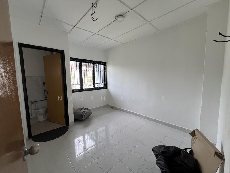 2-storey Terraced House for Sale in Ampang Jaya (Ampang) - Najah Kadir - Bathroom - PropertyGuru.com.my
