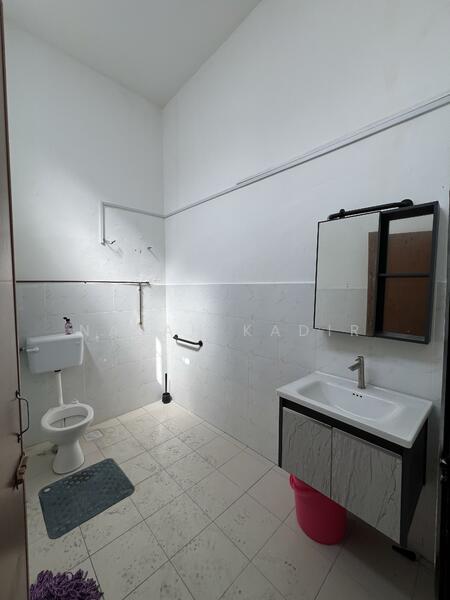 2-storey Terraced House for Sale in Ampang Jaya (Ampang) - Najah Kadir - Bathroom - PropertyGuru.com.my