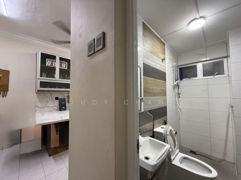 2-storey Terraced House for Rent in Taipan Business Centre (Subang Jaya) - Judy Chan - Bathroom - PropertyGuru.com.my