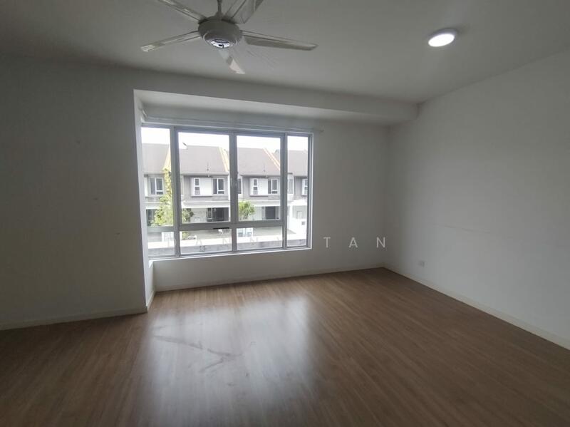 Terraced House for Sale in Bandar Tropicana Aman (Telok Panglima Garang) - Danny Tan - Interior - PropertyGuru.com.my