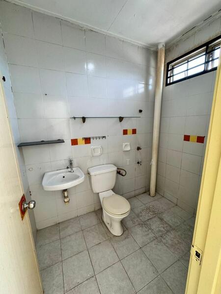 Rumah Teres untuk Dijual di Taman Desa Tebrau (Tebrau) - Alan Tia - Bathroom - PropertyGuru.com.my