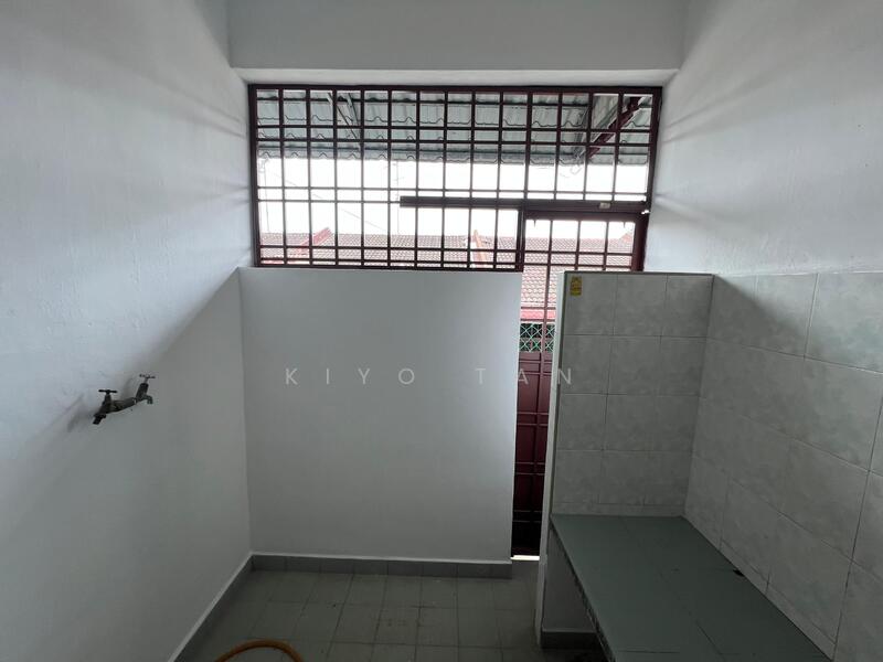 Untuk Dijual - FAR EAST (ULU TIRAM) SDN BHD