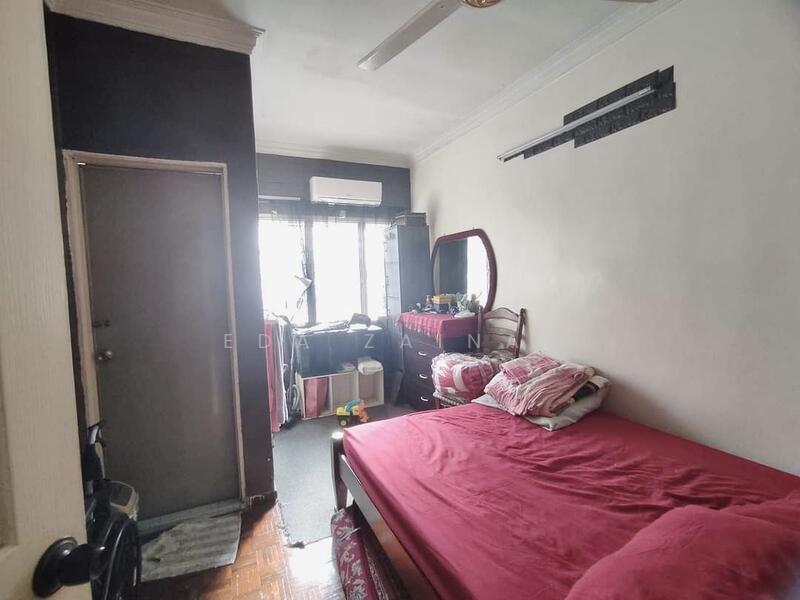 2-storey Terraced House for Sale in Seksyen 25 (Shah Alam) - Eda Zainal - Bedroom - PropertyGuru.com.my