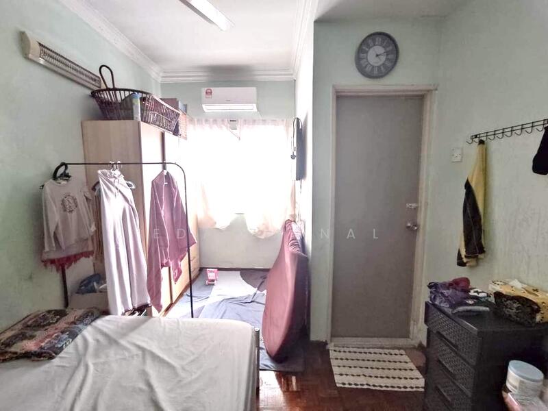 2-storey Terraced House for Sale in Seksyen 25 (Shah Alam) - Eda Zainal - Bedroom - PropertyGuru.com.my