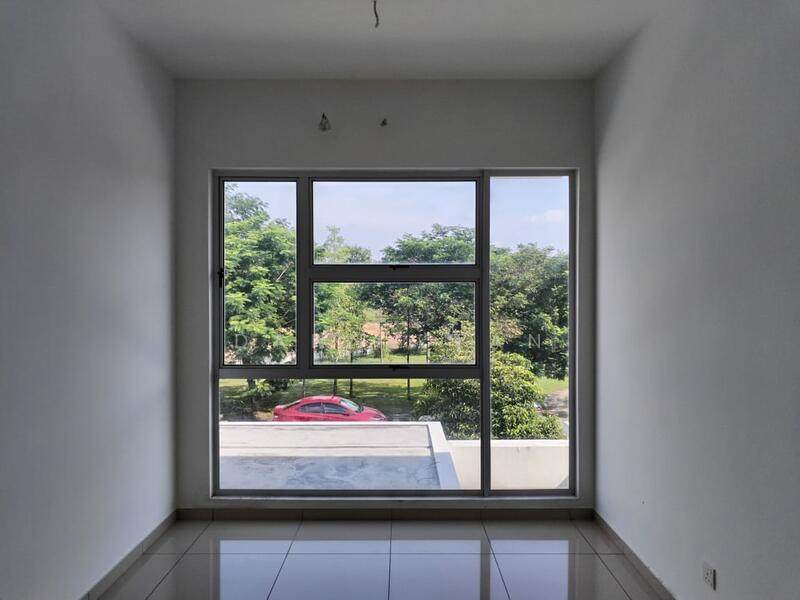 Rumah Teres 2 Tingkat untuk Dijual di Bandar Rimbayu (Telok Panglima Garang) - Danny Tan - View - PropertyGuru.com.my
