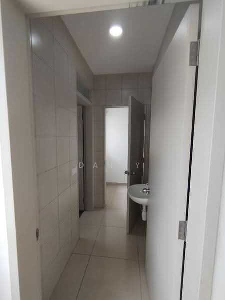 Rumah Teres 2-Tingkat untuk Dijual di Bandar Rimbayu (Telok Panglima Garang) - Danny Tan - Corridor - PropertyGuru.com.my