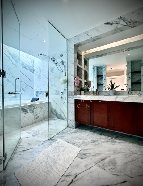 Bedroom 4 ensuite Bathroom (Left Wing)