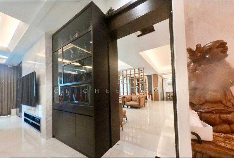 Entrance to Right Wing