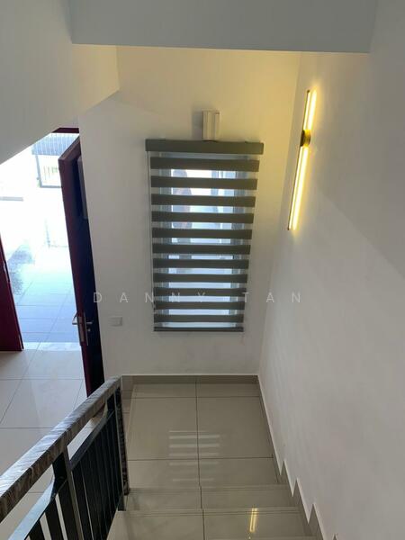 Rumah Teres 2 Tingkat untuk Disewa di Bandar Rimbayu (Telok Panglima Garang) - Danny Tan - Entrance - PropertyGuru.com.my