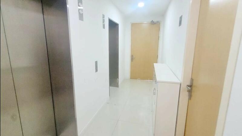 Private Lift Lobby to Unit