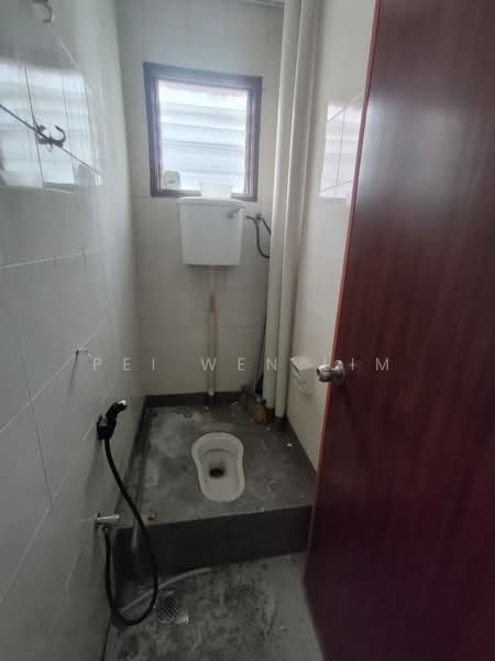 Shop / Office for Rent in Bandar Botanic (Klang) - Pei Wen Lim - Bathroom - PropertyGuru.com.my