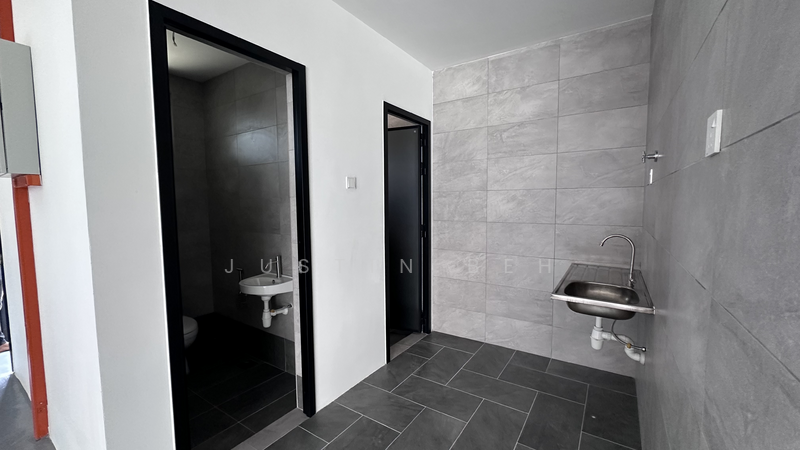 First Floor Bathroom