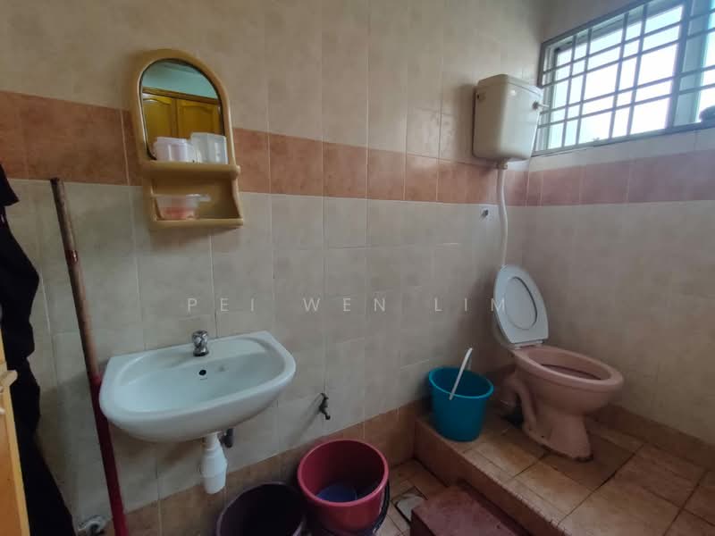 2-storey Terraced House for Sale in Bandar Bukit Tinggi 2 (Klang) - Alexis Lim - Bathroom - PropertyGuru.com.my